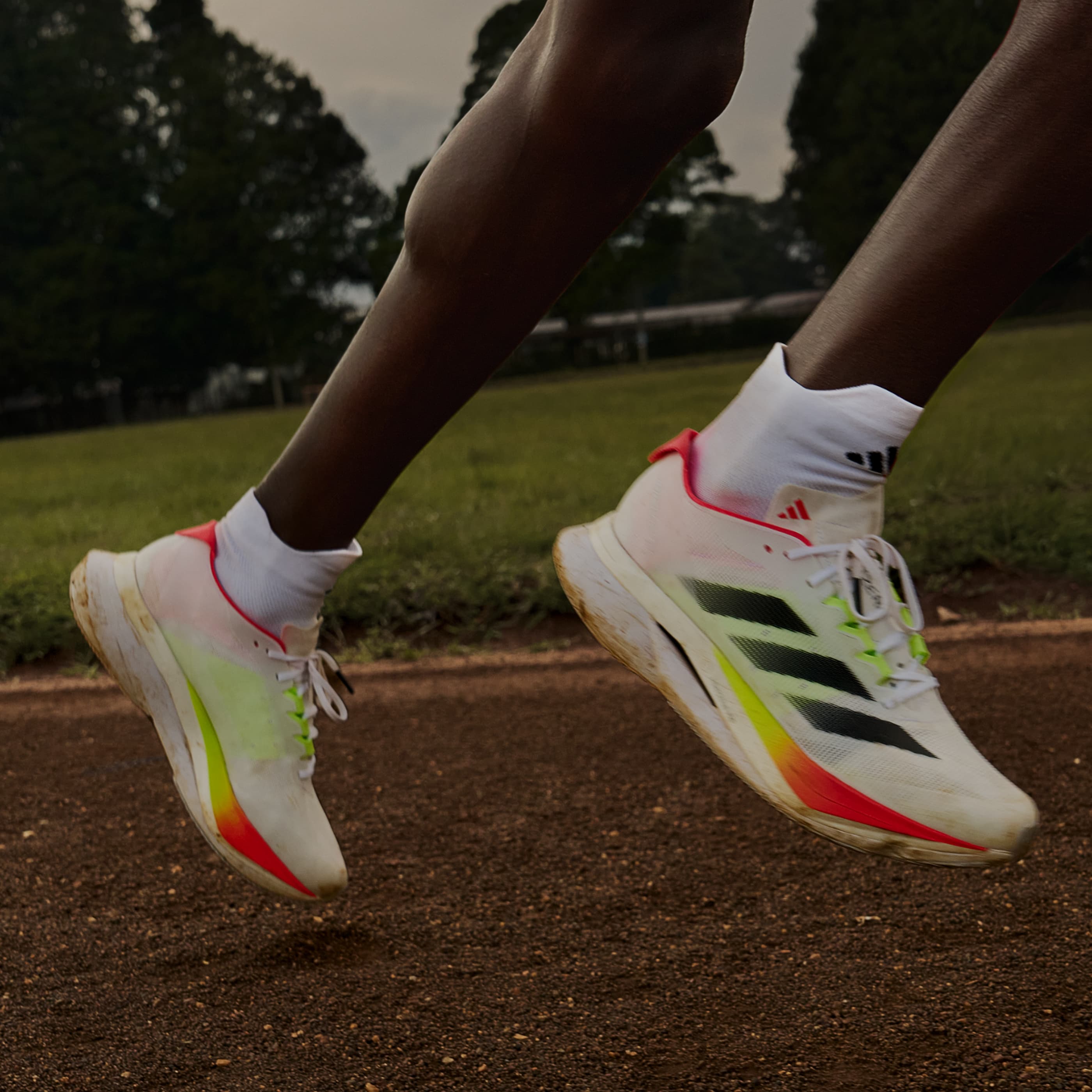 https://a.storyblok.com/f/285898/2800x2800/59d46b9693/campaign_shoes.jpg