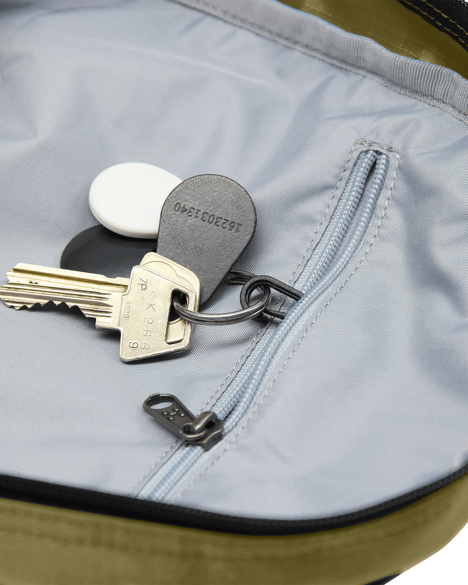 True Black/Olive Green