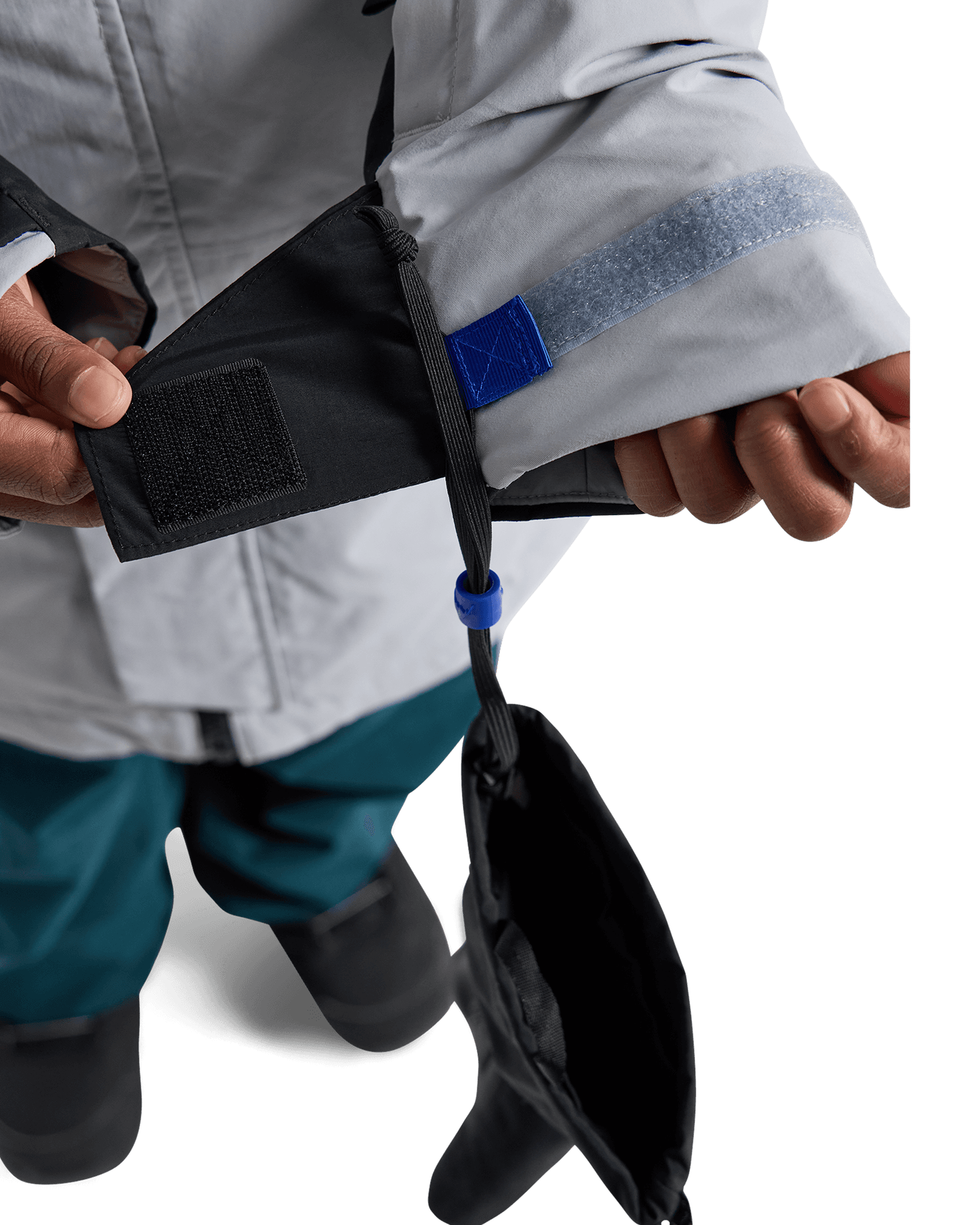 Silver Sconce/True Black